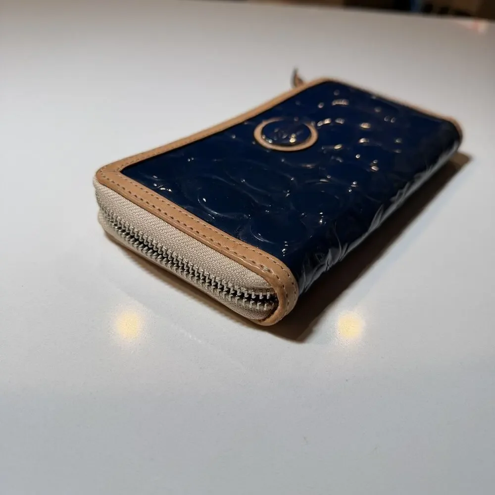 Coach Peyton Signature Wallet Embossed blue Tan Patent Leather Zip 8